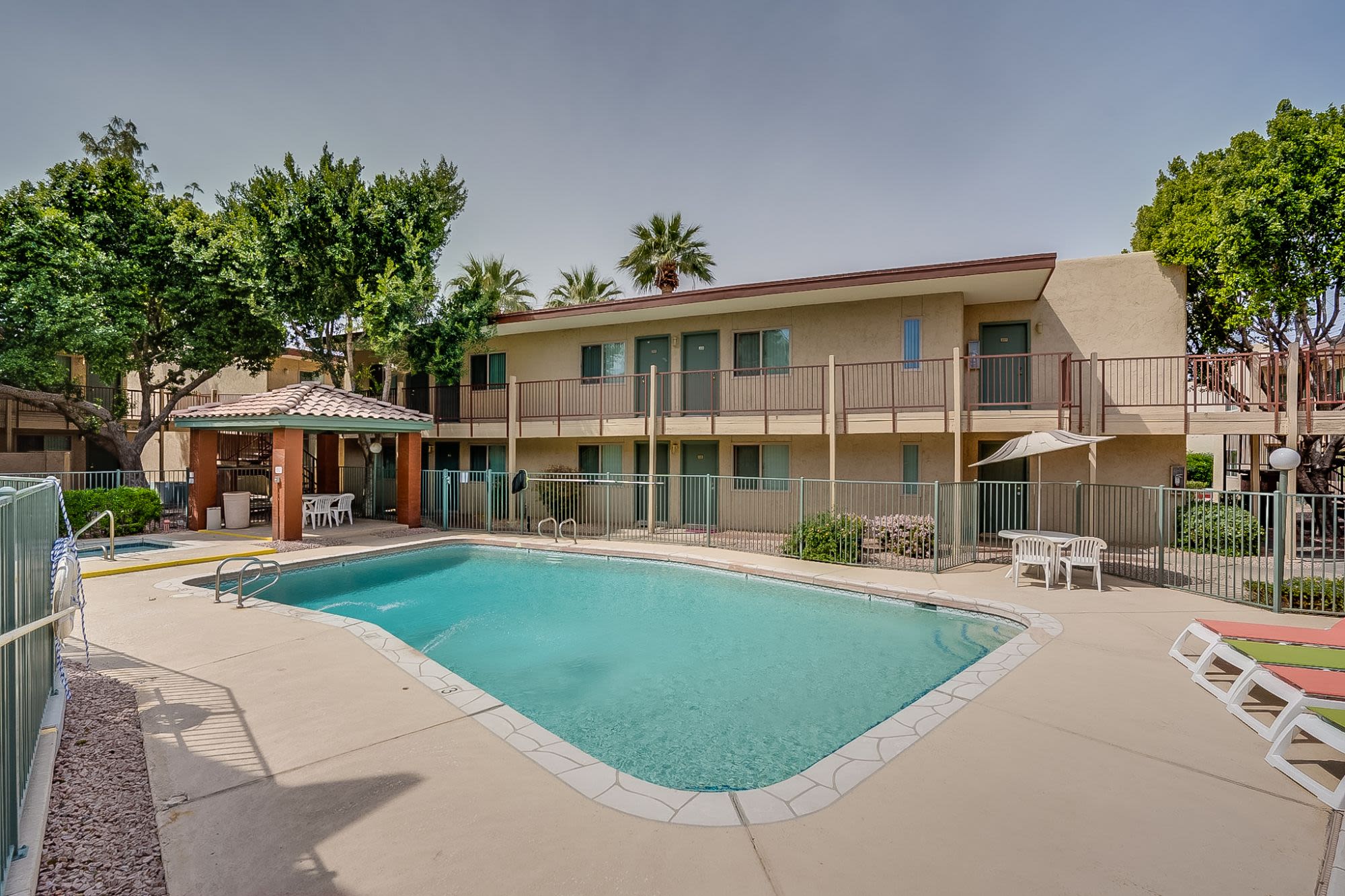 √ Daybreak Gardens Apartments Phoenix